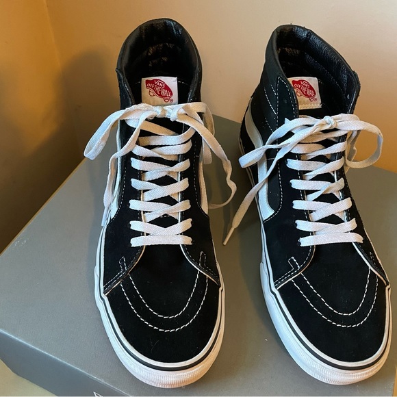 Vans Shoes Vans Sk8hi Mens High Top Sneaker Size 1 Poshmark
